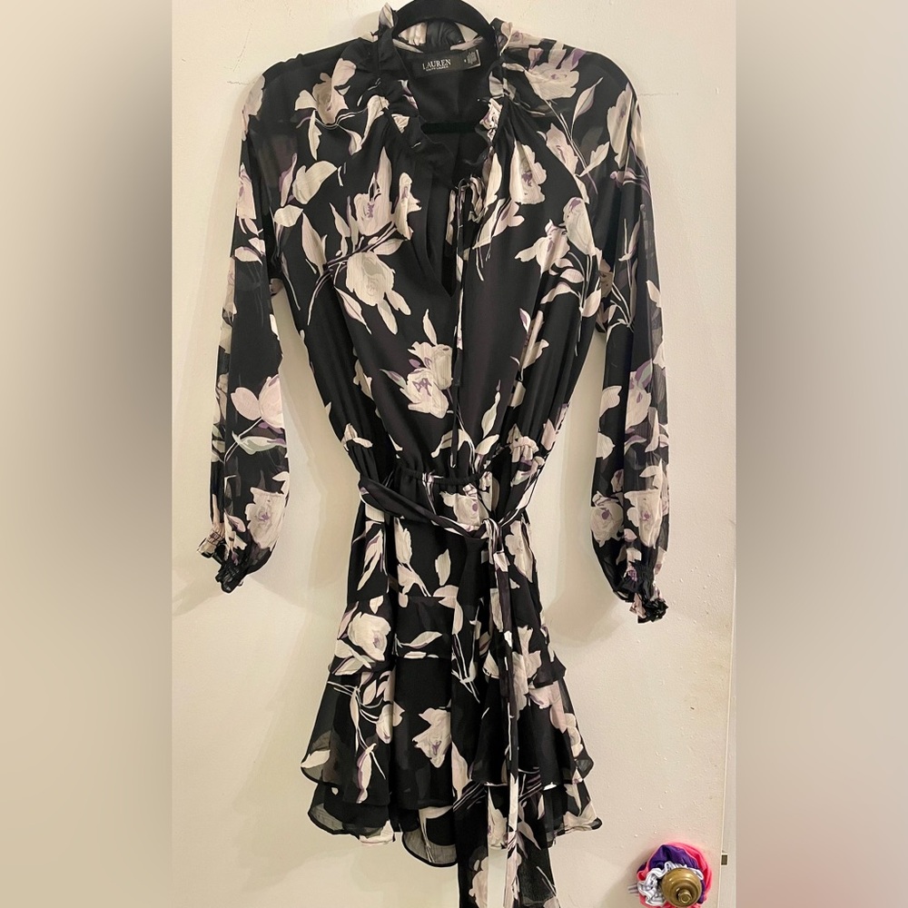Lauren Ralph Lauren Floral Fit & Flare Black Multi. Size 6 Regular. $185 💕NWT